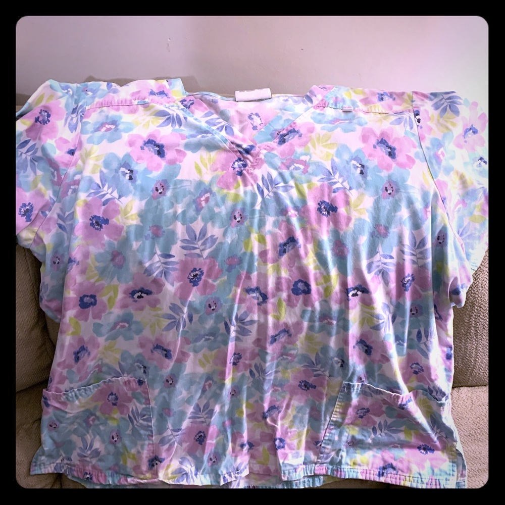 Floral scrub top